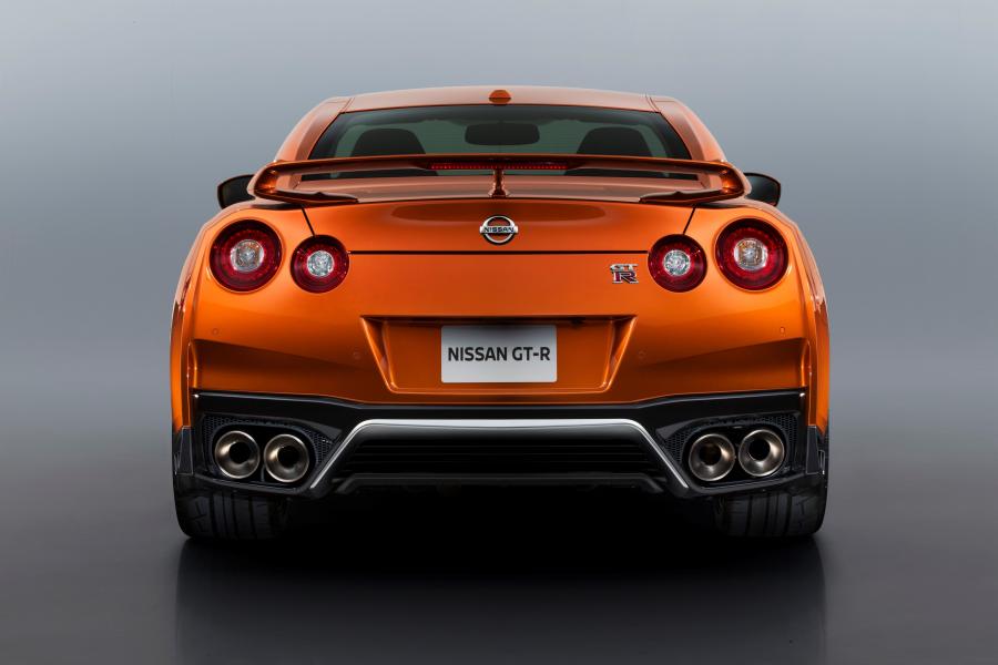  Nissan GT-R 2016 года  (US) (фото 23 из 57)